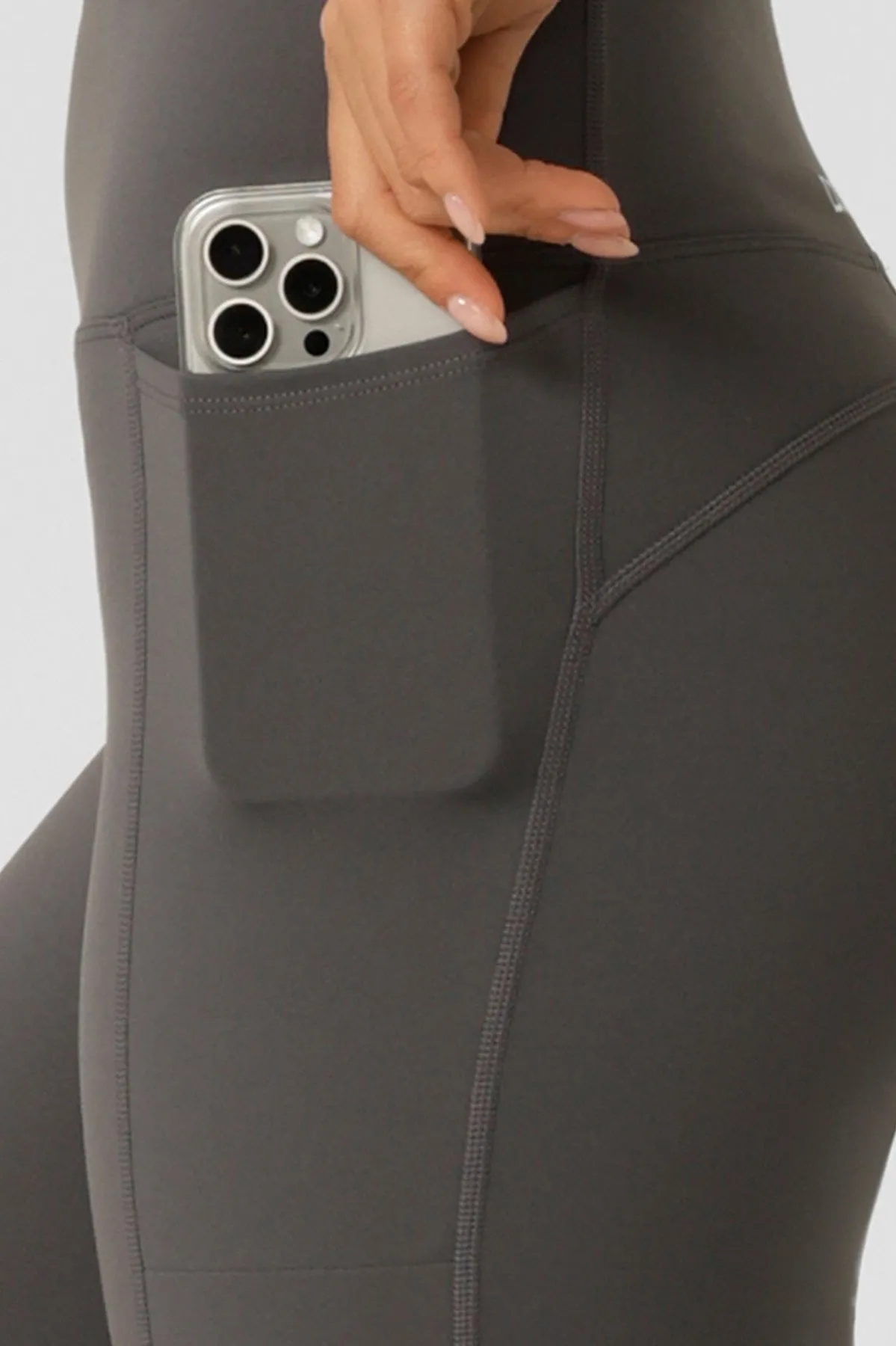 Amy Phone Pocket Tech Bike Short | Titanium