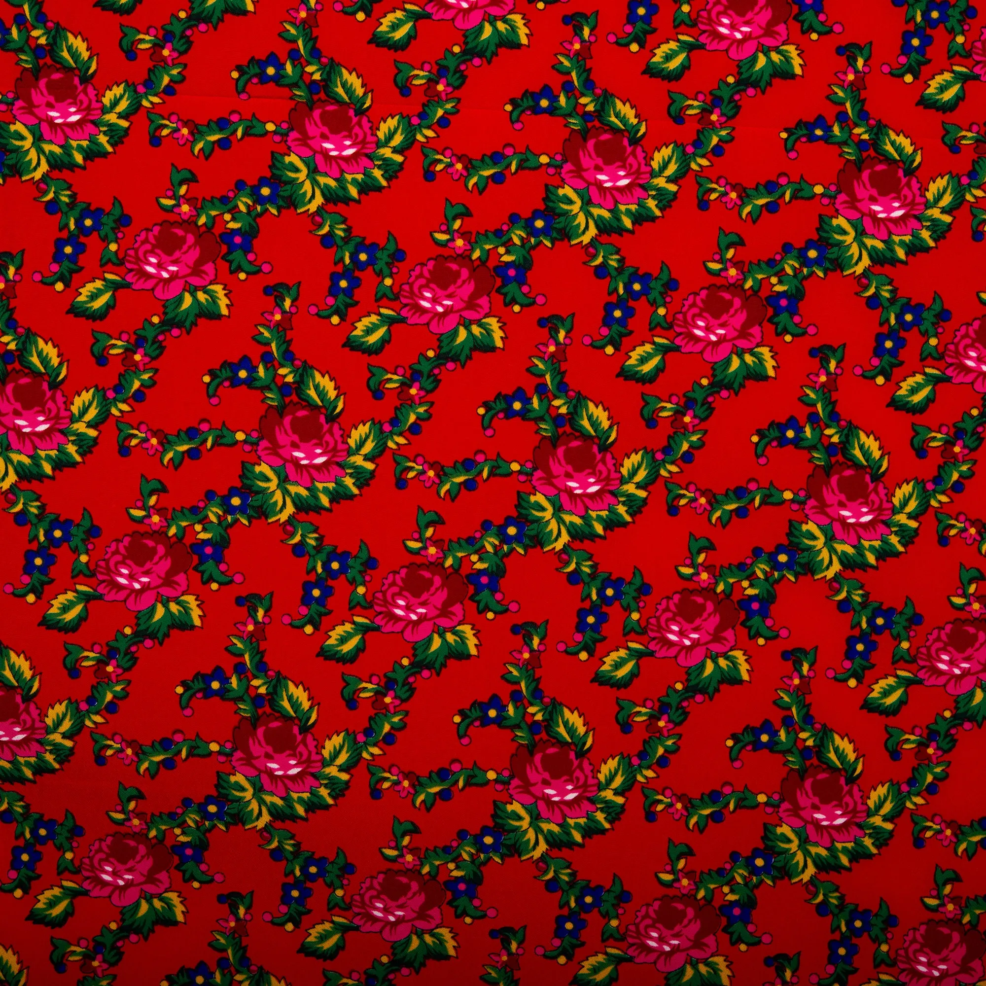 Novelty  Polyester Print - Roses - Red / Green