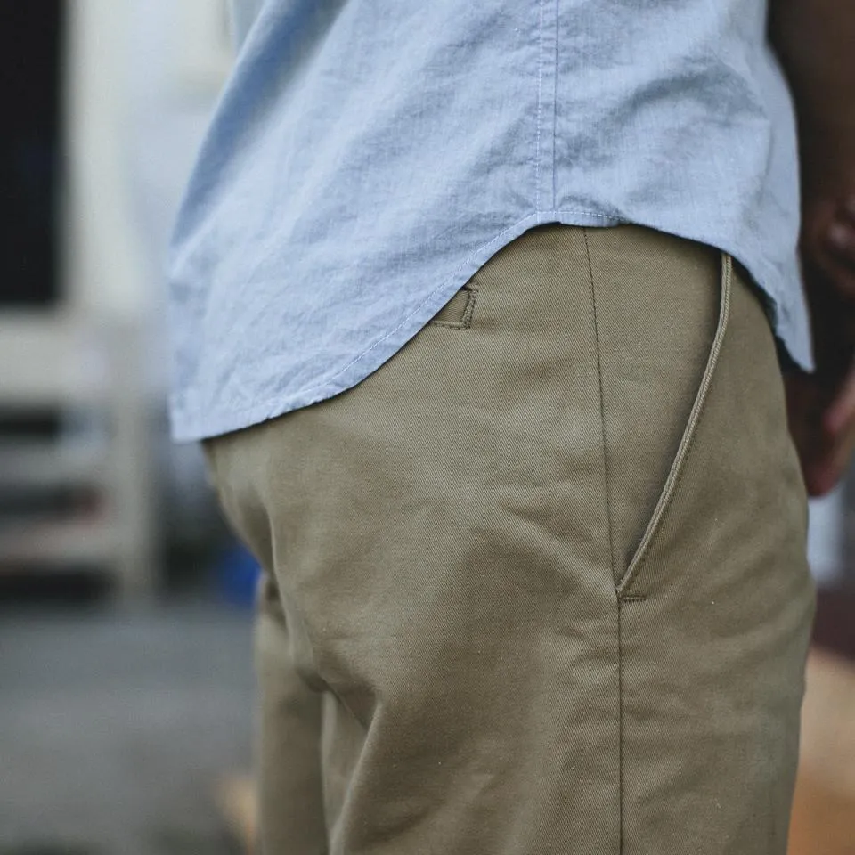 Traveler Shorts in Khaki Twill