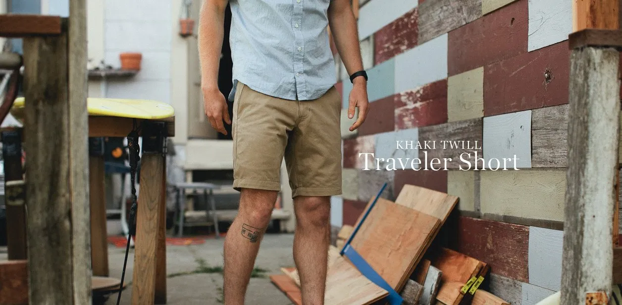 Traveler Shorts in Khaki Twill